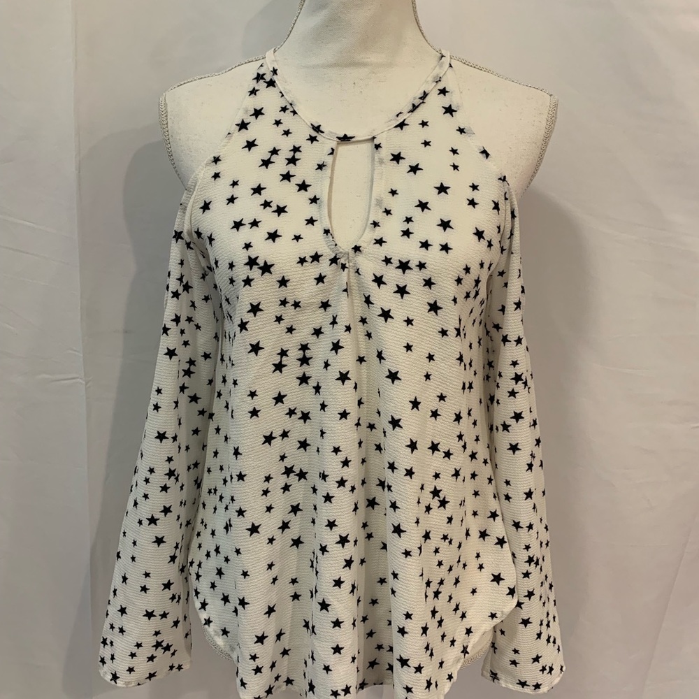 Seven Sisters cold shoulder star print top - Picture 1 of 7